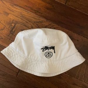 stussy white bucket hat
